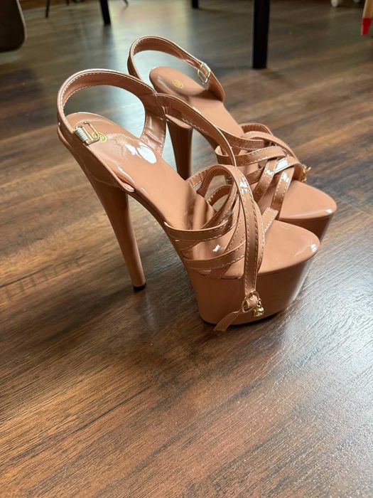 Високи Токчета 16см Бежови 36 номер