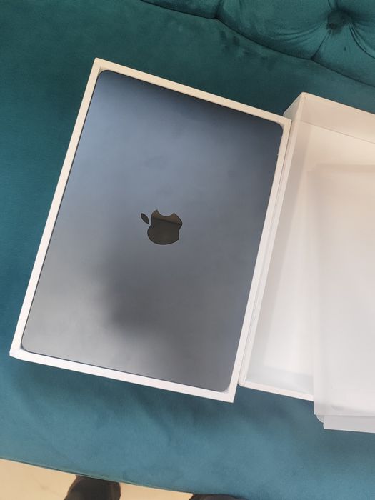 MacBook air 8/256