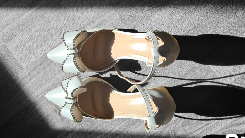 Pantofi albi de mireasa/ de ocazie