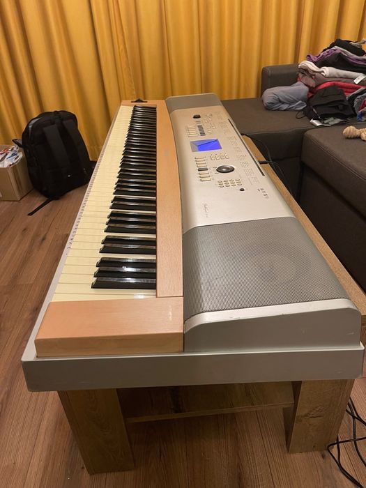 Дигитално пиано с тежки клавиши Yamaha DGX -620