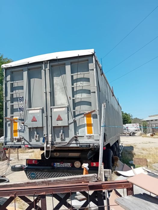 Vând semiremorca cereale 65 mc