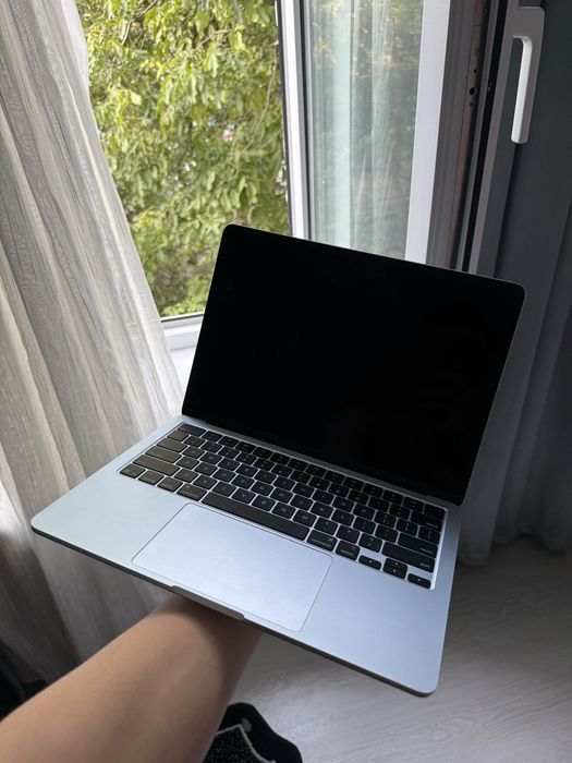 Macbook m4 2025 holati ideal