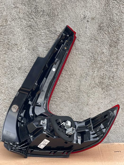 Volvo STOP STANGA xc40 nou original