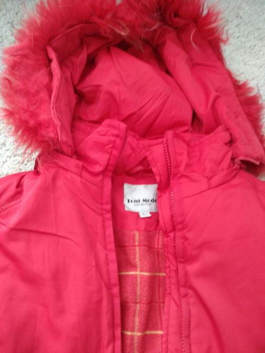 Продам детские куртки.