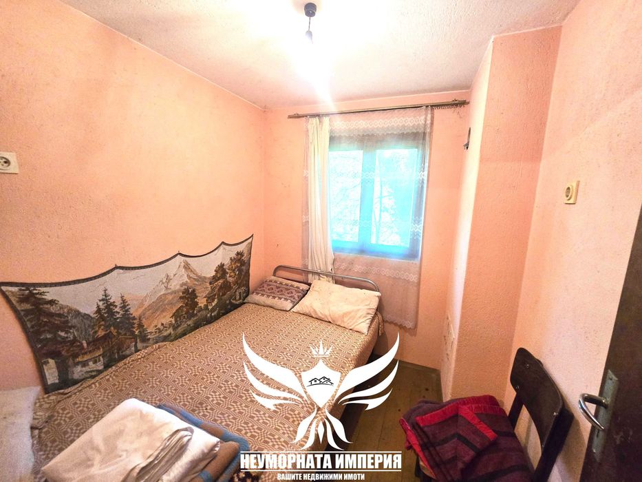 Продавам двуетажна вила/къща 99РЗП с 965кв.м. двор в село Югово общ.Лъки