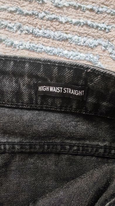 Продам джинсы для девушек