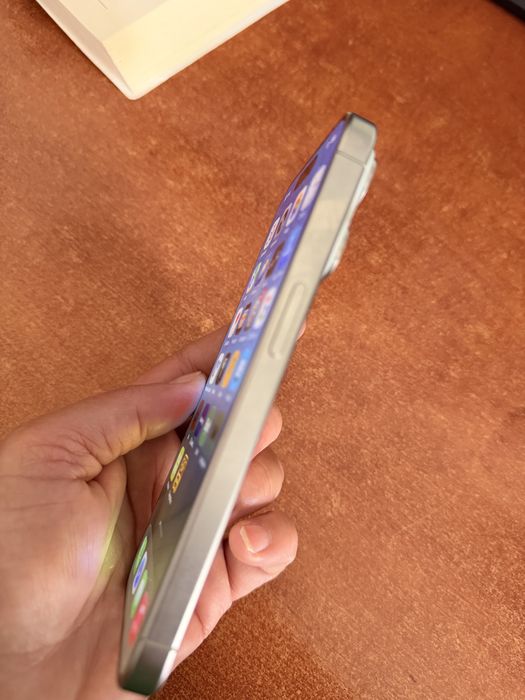 iPhone 15 Pro 128 GB Natural Titanium