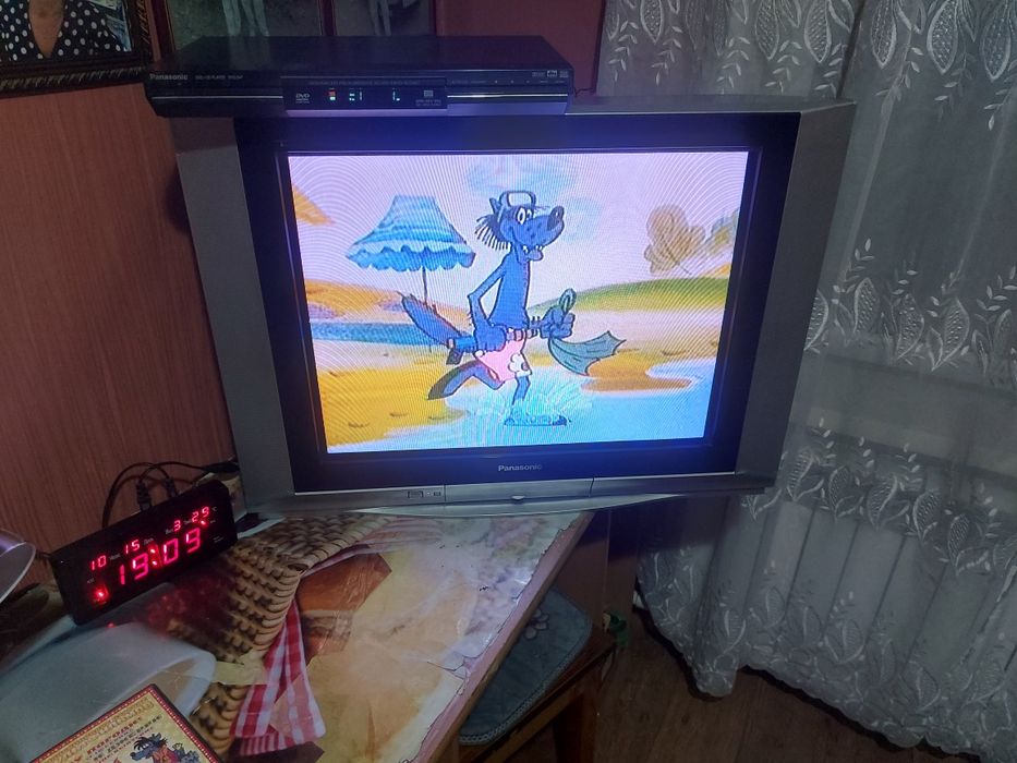 Телевизор Панасоник