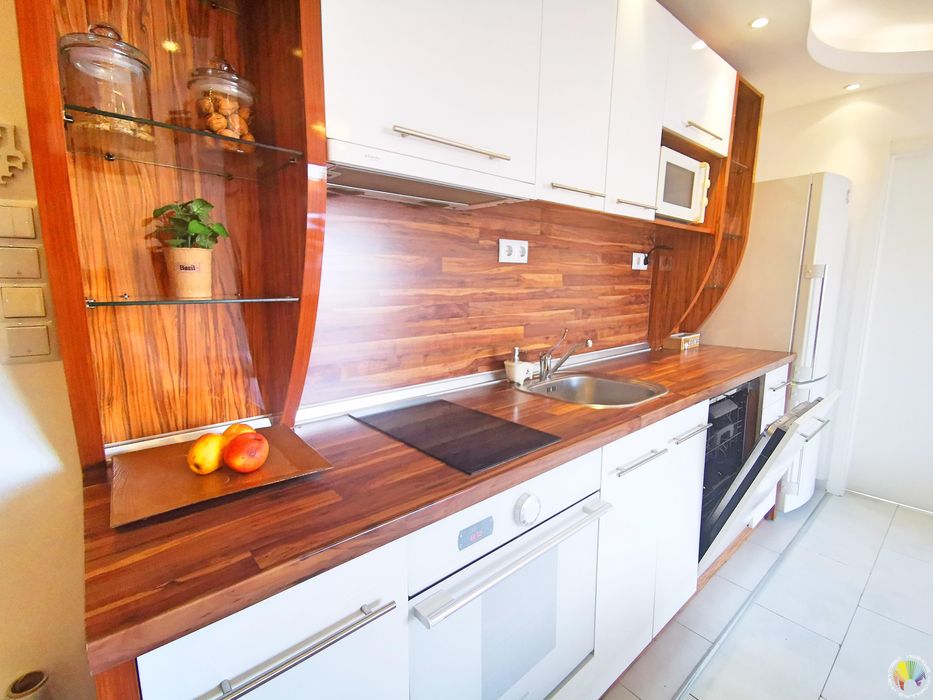 Дава се под наем Двустаен апартамент в Бургас, Център - 60 кв.м за 663 € - Снимка #7