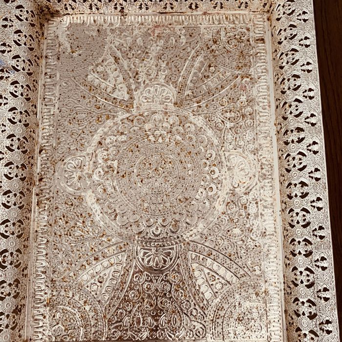 Винтидж посребрена резбовна фрутиера