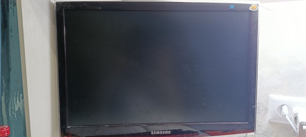 Монитор от SAMSUNG 22'