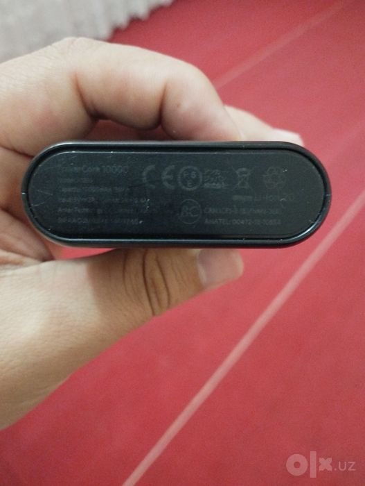 Powerbank sotiladi holati ideal narxi 160 ming sigimi 10 000 mah