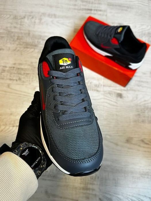 Adidasi barbati model nou