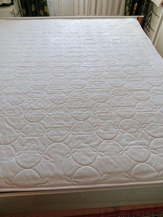 Спальный для кровать