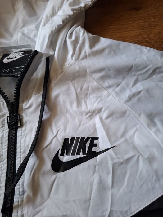 Nike дамско яке S размер.