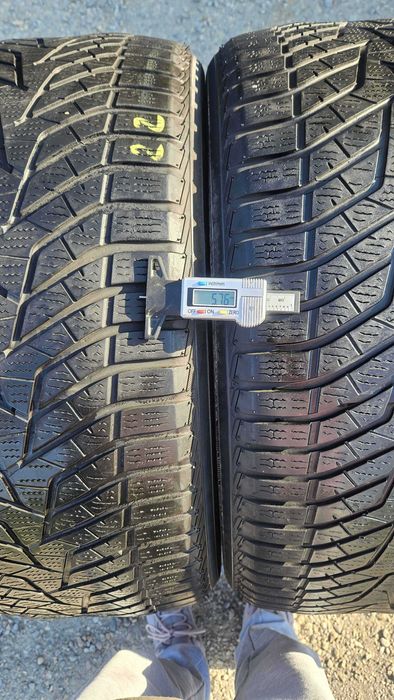 275/40 R20 • Iarna • Yokohama BluEarth Winter V905 106V XL | 2 buc | DOT 2022 | Pret/buc