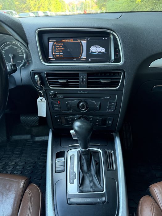 ** Audi Q5 * Quattro  **