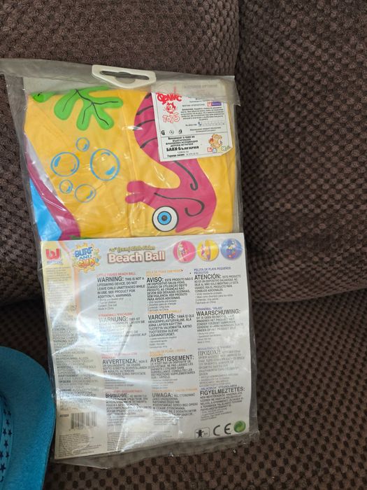 Лот играчки, раница, шапка, чаша на Малвел всичко 10 лв.