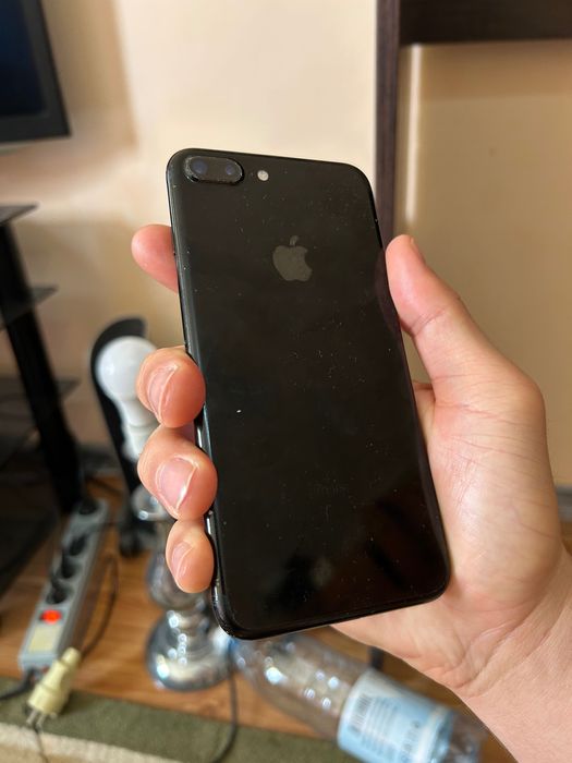 Оригнал бярфIphone 7 plus 256гб жагдай жаксы бяры жасап тур