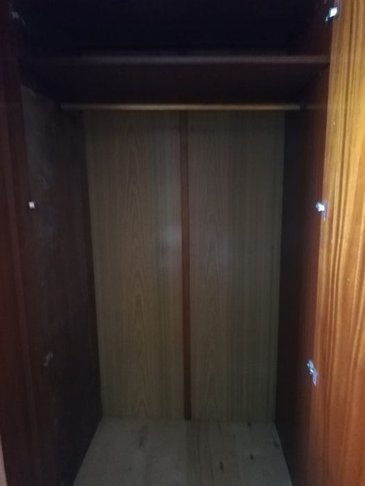 Шкаф платяной, полированный