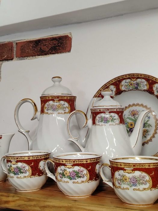 Кралски сервиз за хранене НОВ