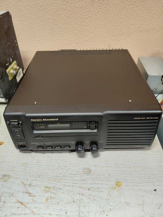 Vertex Standart репитер VXR-7000