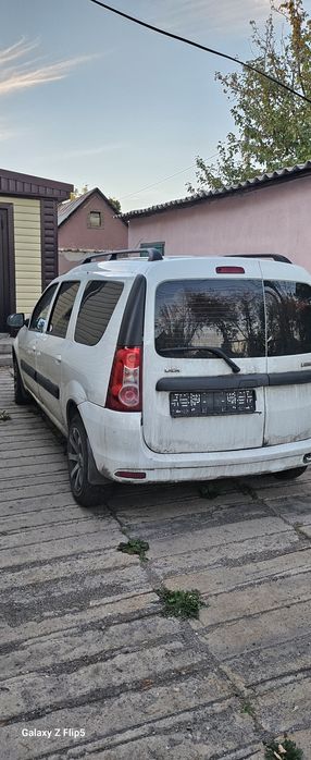 Продаю ВАЗ лада  Ларгус  1.6