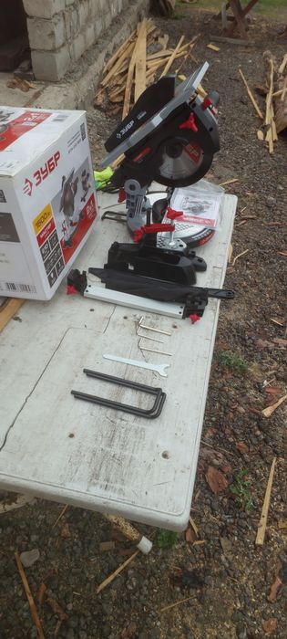 Продам циркулярка торцовка.