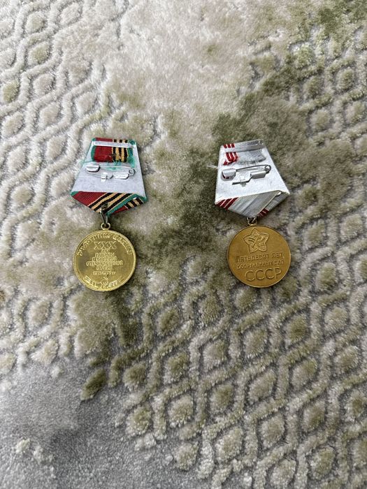 срочни все медаль и монеты все срочно нужно денег берите все 300.000