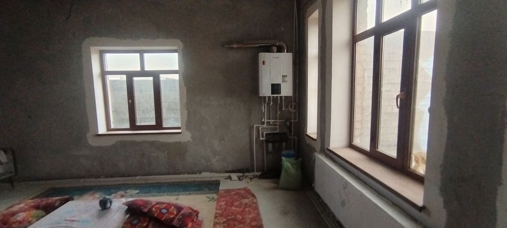 Uy sotiladi 6sotixdan iborat amir Temur mahhalasida zamonaviy uy