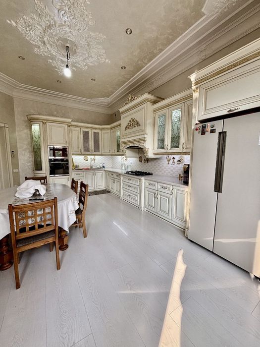 Дурмень,Евро дом,ТТЗ 5 минут,7 комнат 6 соток 430 м2,3 уровня, бассейн