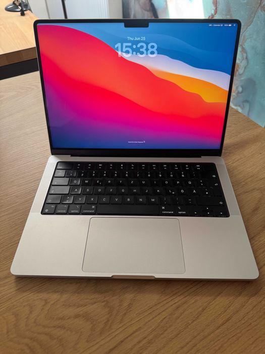 MacBook Pro M3Pro 14インチ 18GB+1TB AC+有 MacBook Pro M3 Pro 14” | 18GB RAM | 1TB SSD | Silver Bucuresti