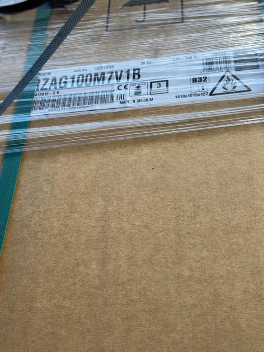 Вътшно тяло Daikin RZAG100M7V1B ново  за термопомпа