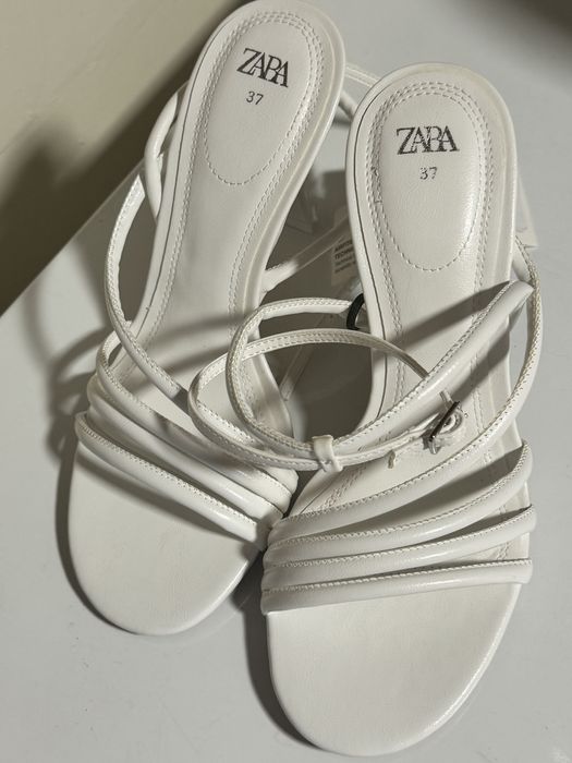 Sandale Zara noi