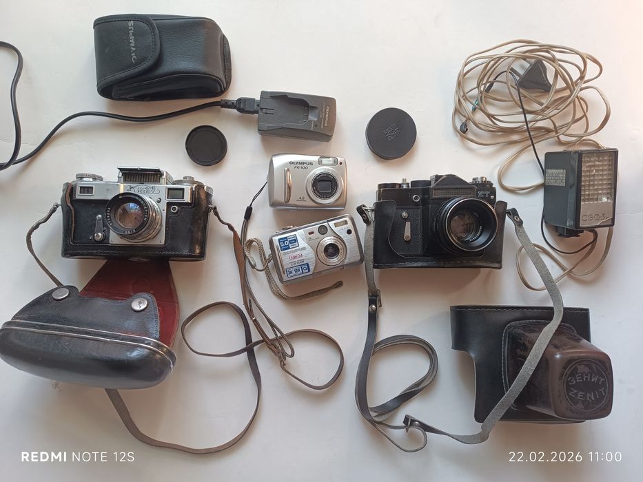 Фотоаппараты Зенит,Киев,олимпус 2шт