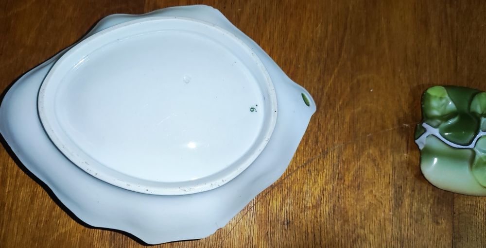 Антикварные и советские. Фарфор, часы, фотоаппарат, медали