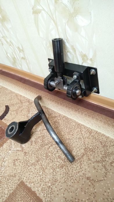 Скамья для жима. Штанга. Гантели. Т - гриф.