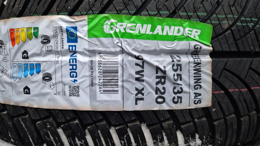255 35 20 Grenlander 4 anvelope iarna vara noi