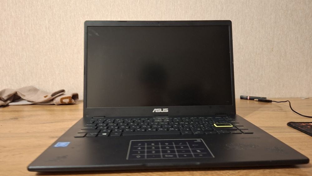 ASUS VivoBookE410MAB