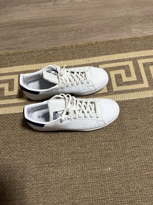 Продам 2 пары кроссовок Adidas , оригинал