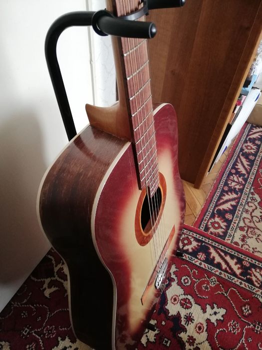 Уникална колекционерска българска китара Кремона