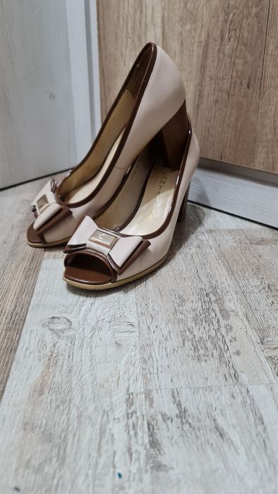 Продам женские туфли.