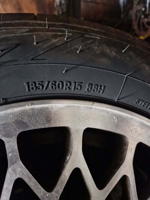 Продам новые шины Toyo с дисками r15