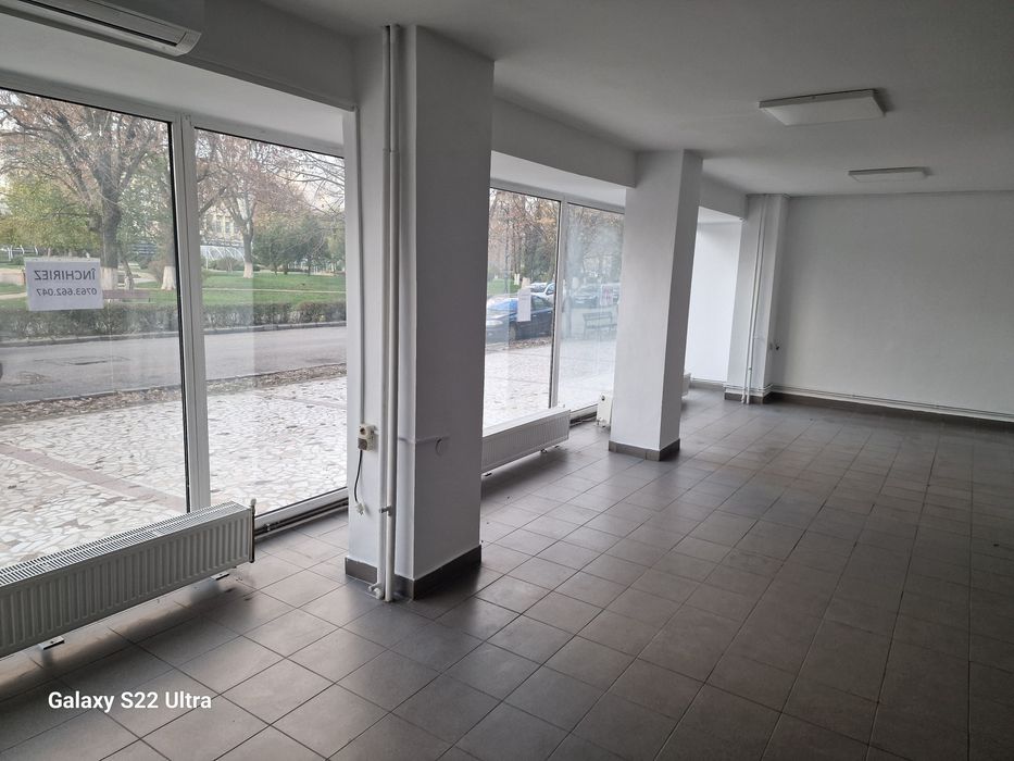 Inchiriez spatiu comercial