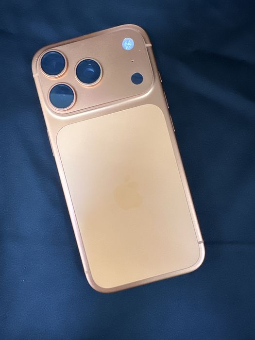 iPhone 17 Pro 256 гб  лот (114/5599 )