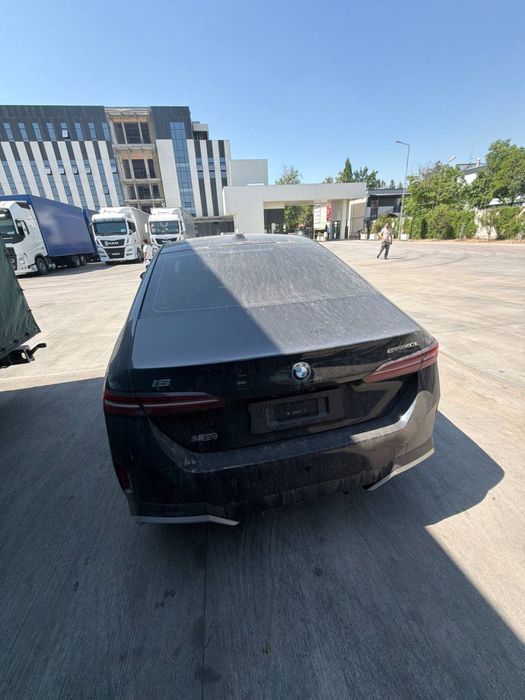 Naht va nasiya savdo BMW i5 40L M-Sport 2025 yil