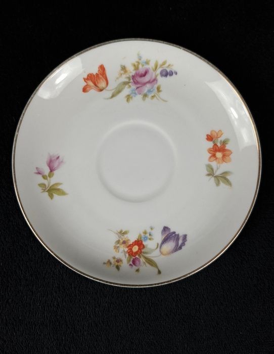 Сервиз Rosenthal - модел Balmoral, 30-те

Фин, тънък, лек и прозрачен