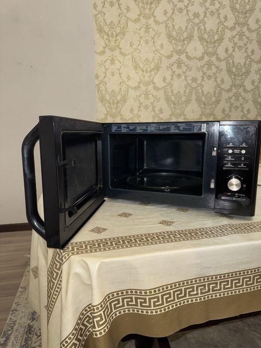 Продаю микроволновую печь Samsung