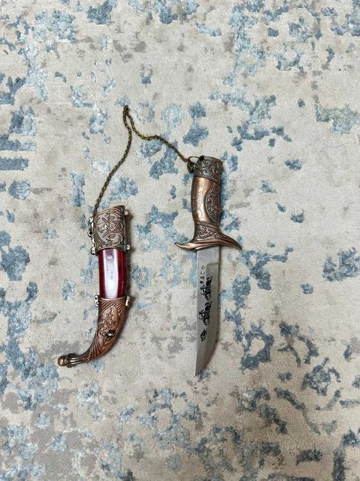 Сувенирные винтажные ножи
