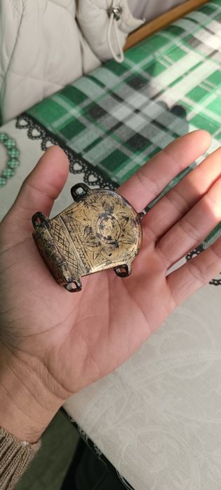 Продавам стара барутница